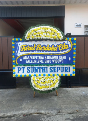 Papan Bunga Duka di Rawa Buaya